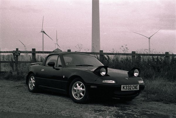 What's the Best Way to Maintain the Convertible Roof Mechanism of a Mazda MX-5 Miata?
